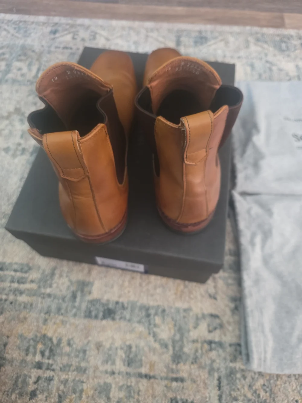 $550.Men's Tan Leather Allen Edmonds Chelsea Boots - Worn 2X